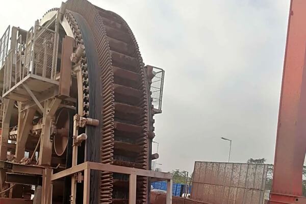 What is the cause of belt breakage of Steep Angle Conveyor