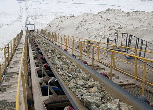 Стрічковий конвеєр залізної руди