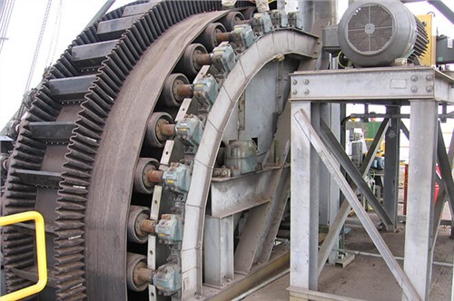 Стрічковий конвеєр для піску